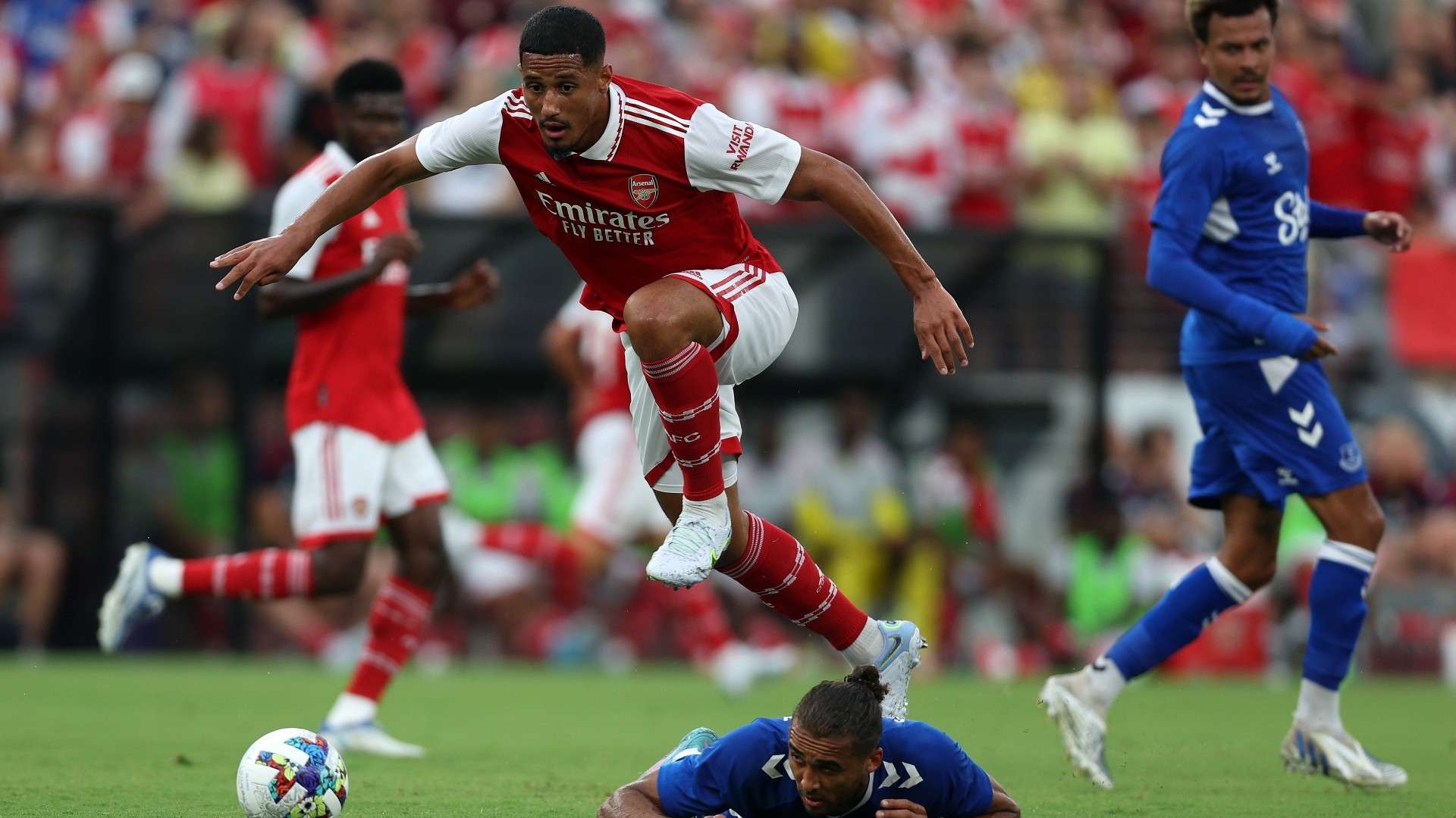 韩国队则由 韩国队则由